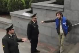 Muhafizə jurnalistlərə təcavüz etdi