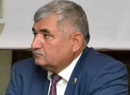 Fəhlələrin haqqını yeyən deputat