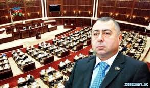 Keçmiş deputat mülkünü satır (VİDEO)