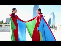 Sevil-Sevinc bacıları tənqid olundu