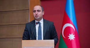 Təhsil naziri Emin Əmrullayev intihar edən müəllimdən yazdı
