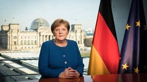 Merkel COVID-19 vaksininin ölkəyə gətiriləcəyi vaxtı açıqlayıb