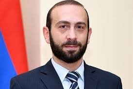 Ermənistanda məclis sədri mühafizəçilərinin sayını artırdı