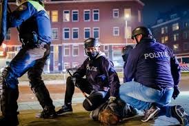 Niderlandda etirazlar davam edir