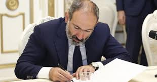 Paşinyan siyasətini dəyişir: Onları da vəzifədən azad etdi