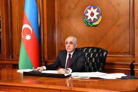 Baş nazir işçilərin əməkhaqqı ilə bağlı qərar imzaladı