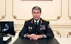 Vilayət Eyvazov təqaüdə göndərdiyi rəisi təltif etdi