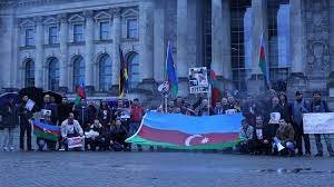 Azərbaycanlı mühacirlər Berlində etiraz aksiyası keçirib