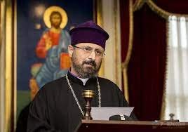 Erməni patriarx 1915-ci il hadisələrini siyasi alətə çevirməməyə ÇAĞIRDI