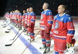 Putin xokkey matçında meydana çıxdı