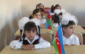 Bakıda orta məktəblərdə yeni təmayül sinifləri təşkil edilib