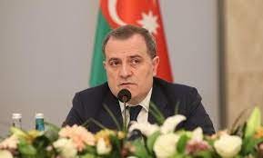 Ceyhun Bayramov diplomatları təbrik etdi