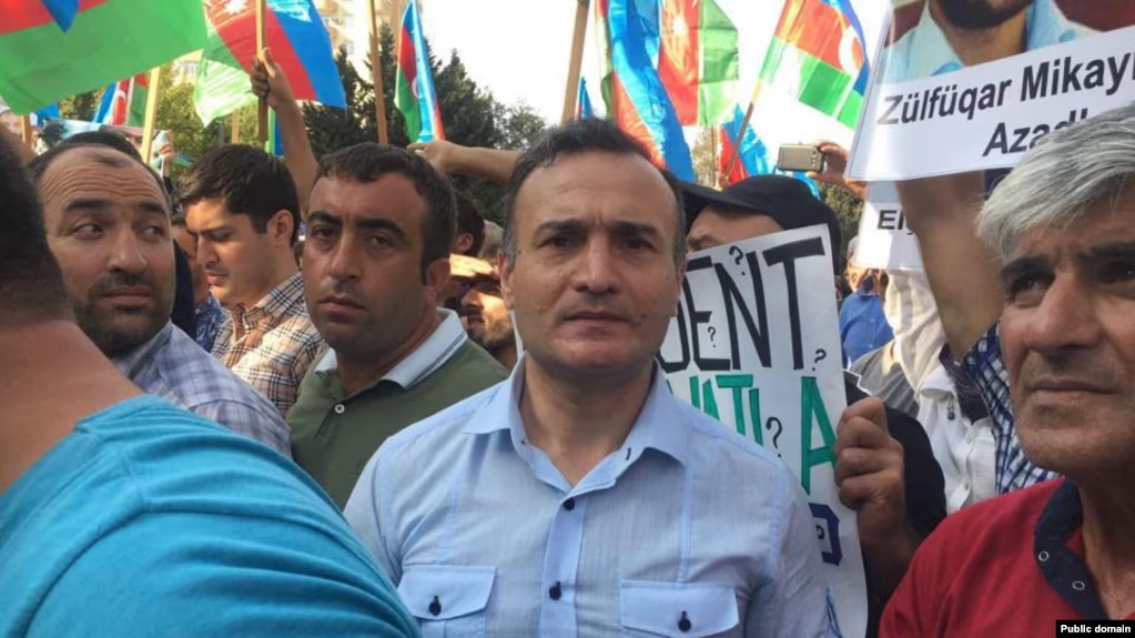 İctimai fəal Nicat İbrahim məhkəmə zalında intihara cəhd edib