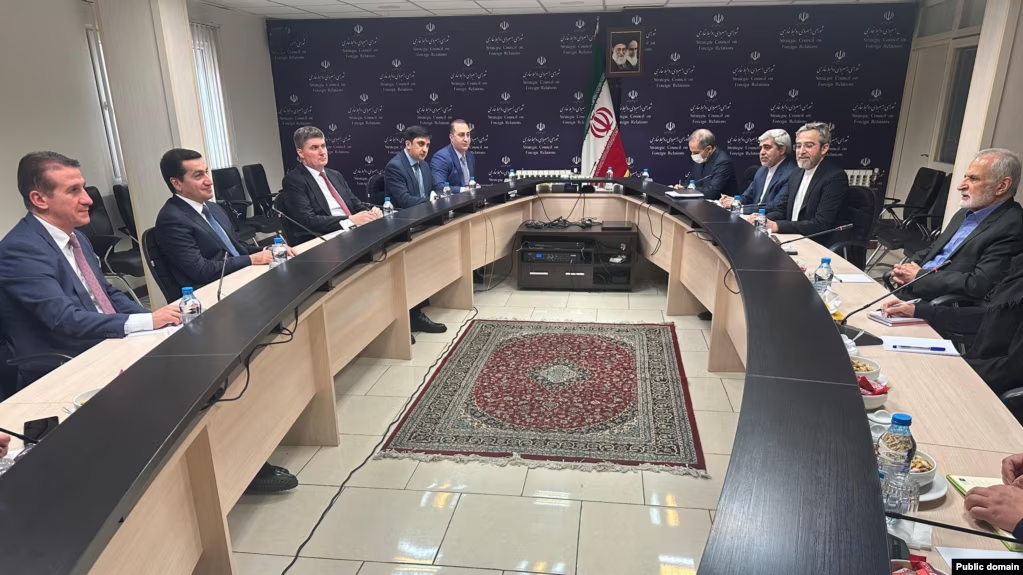 Ekspert: Azərbaycan İranla münasibətlərdə gərginlik istəmir