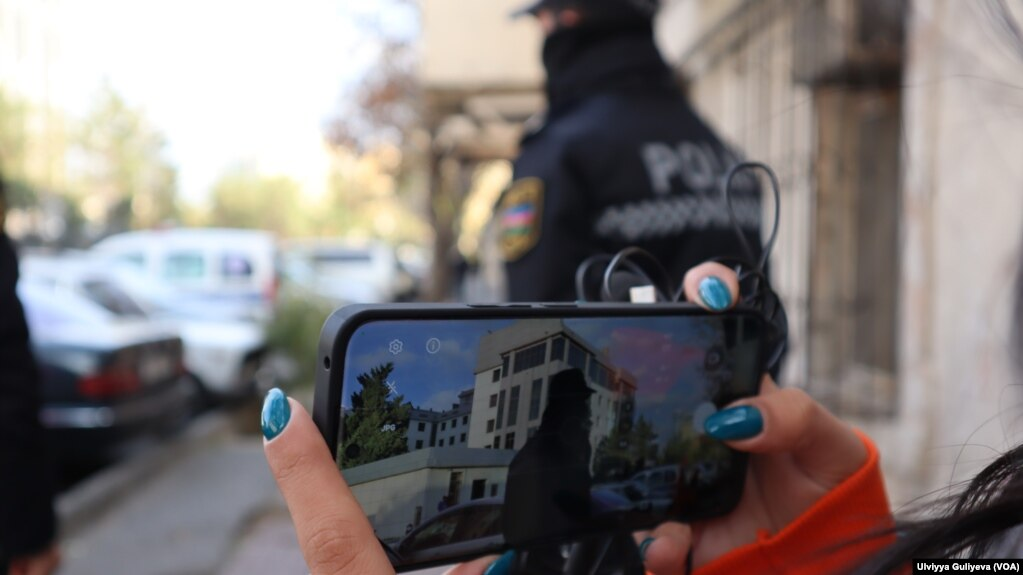 Sərhədsiz Reportyorlar Azərbaycanda xarici mediaların fəaliyətinin məhdudlaşdırılmasını pisləyib