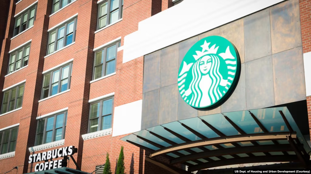 Starbucks tökülən içkidən alınan xəsarətə görə 50 milyon dollar cərimə aldı