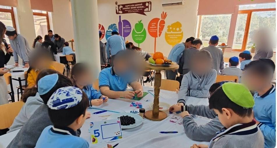 Hicaba görə Azərbaycanlı qızları orta məktəblərdən qovduran Təhsil Nazirliyi
